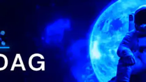 黄子韬深情告白IU：超越追星，这是真挚的爱意